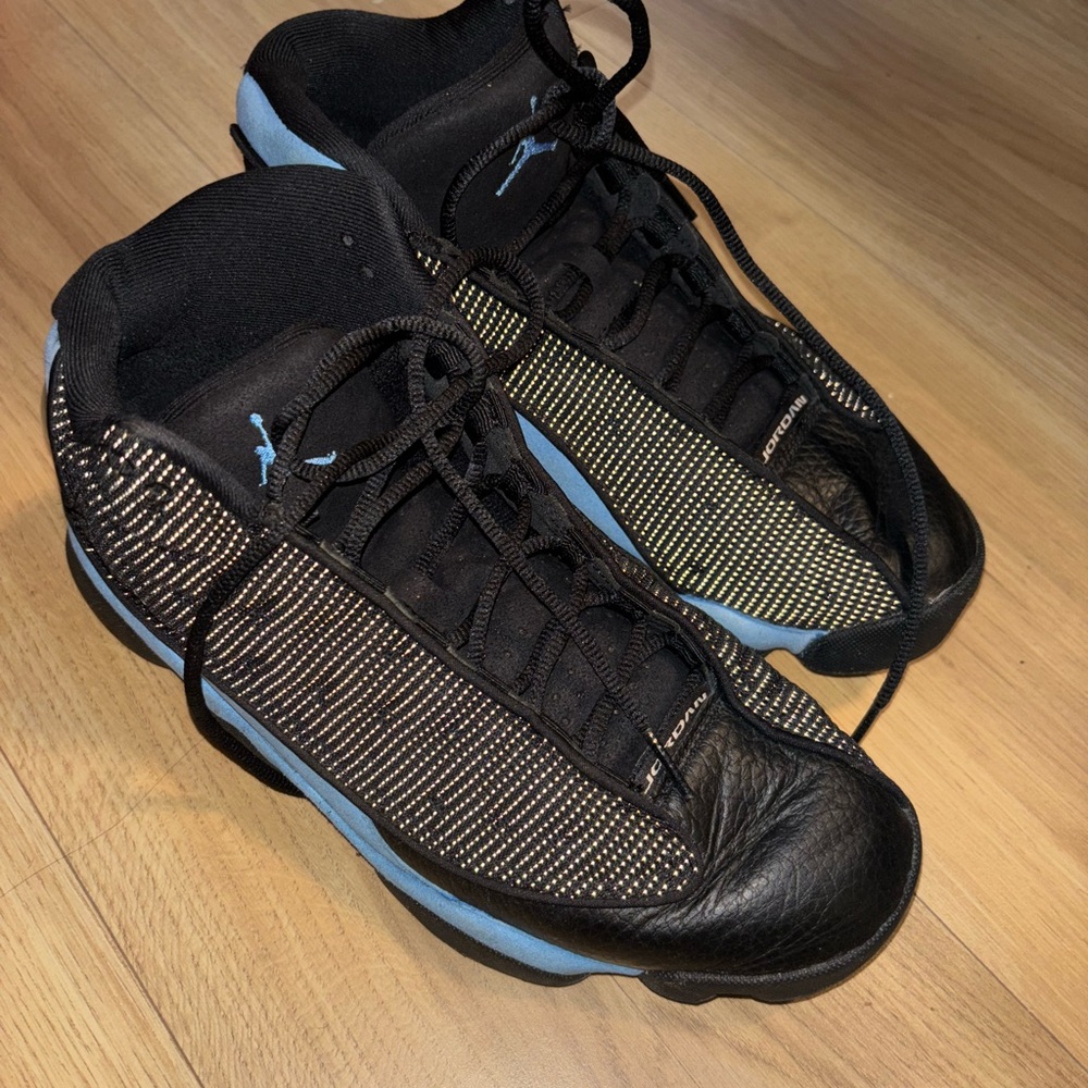 Air Jordan 13 Nike Men’s sz 9, black and light blue